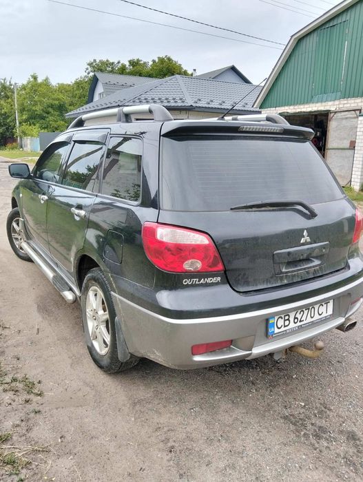 Продаємо аутлендер на повному ходу