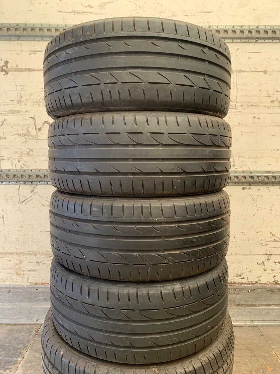 Склад шин б/в. 225/40 R18 Bridgestone Potenza S001