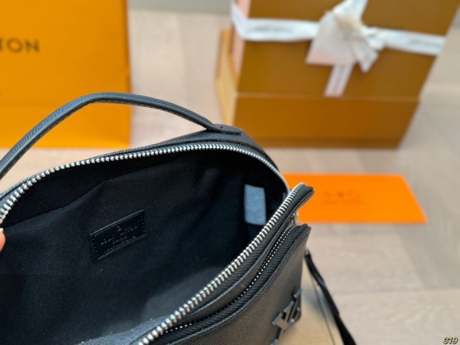 Сумка Louis Vuitton мужская унисекс черная через плечо барсетка