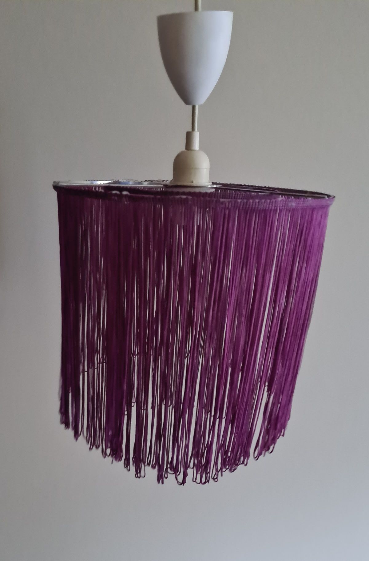 Lampa sufitowa fioletowa frędzle + zasłona