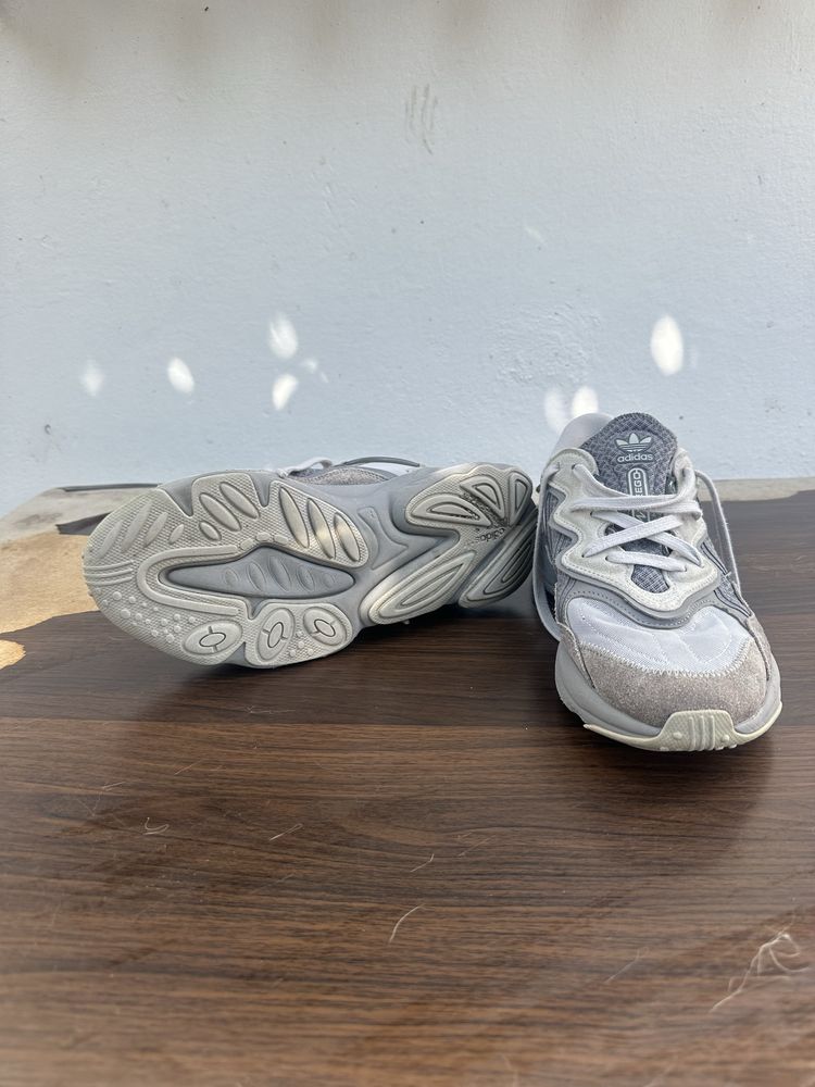 Adidas Ozweeg 42