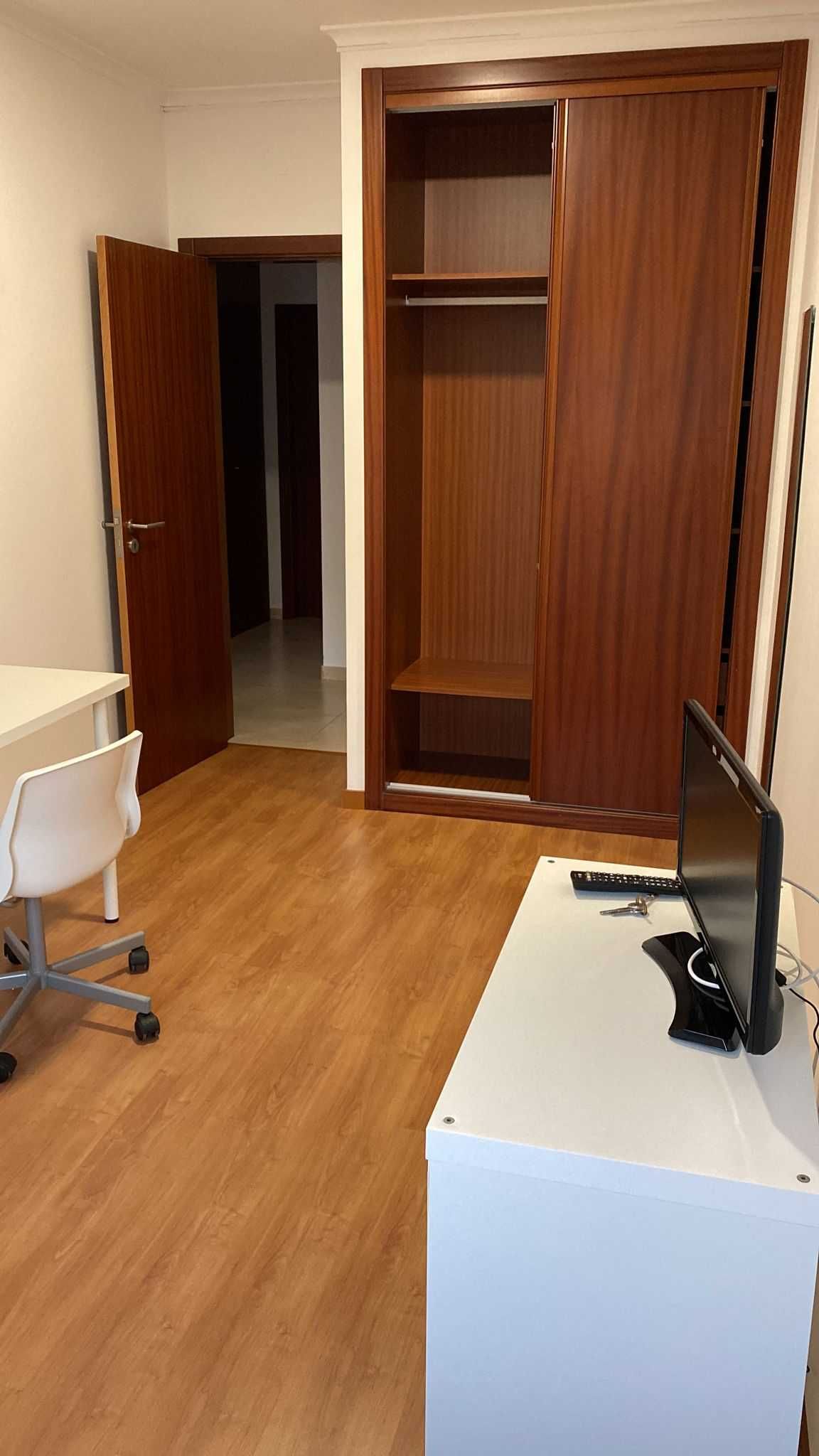 Quarto Rapariga a 600metros da ESECS