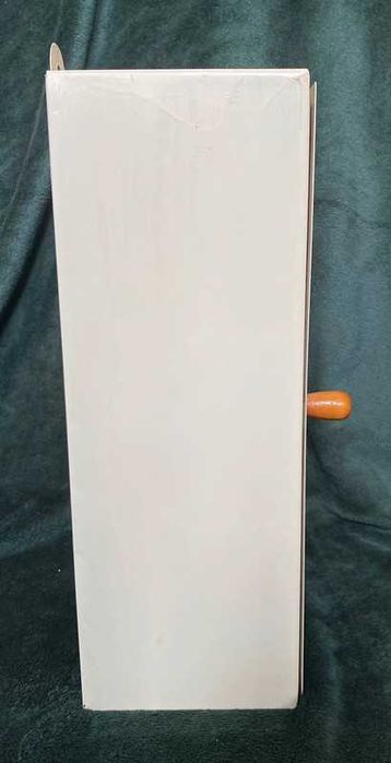 Apteczka na ścienna, biała szafka, PRL,