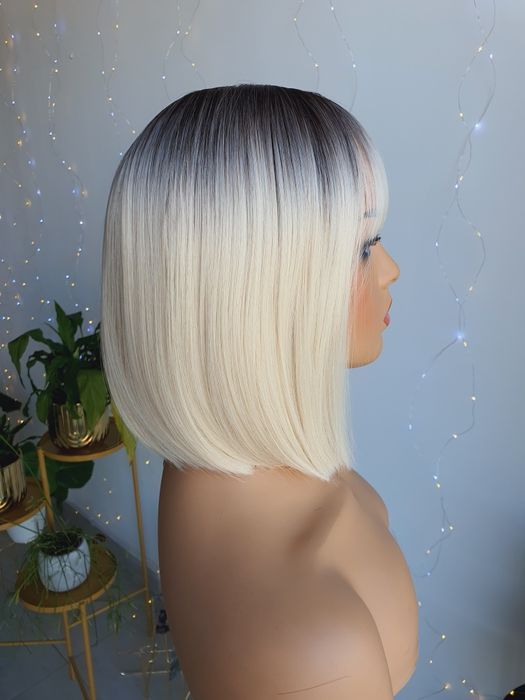 Peruka platynowy blond odrost bob z grzywką naturalna fryzura