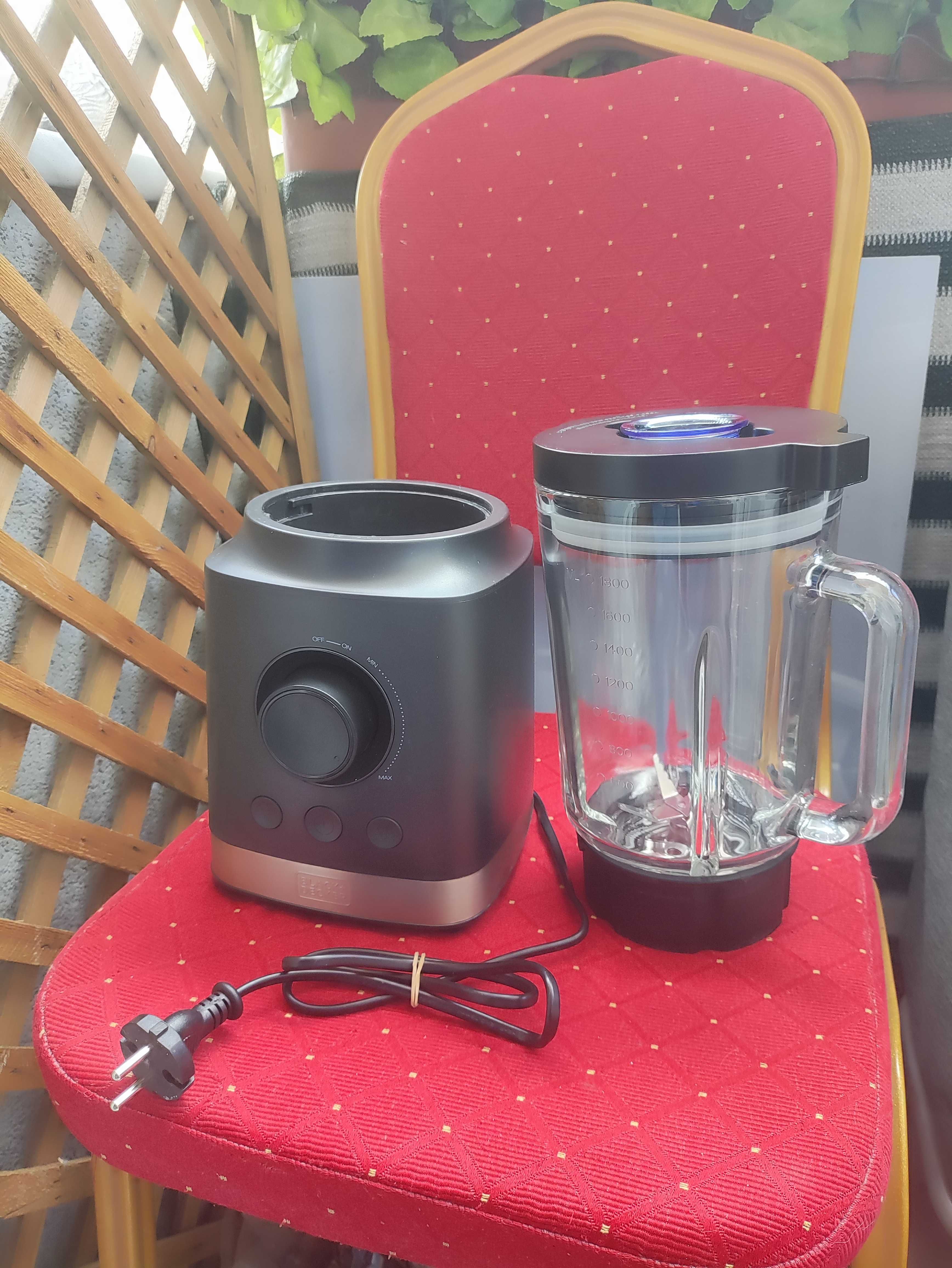 Blender Kielichowy Stołowy 1800W Black Decker BXJB1800E nóż pojemnik