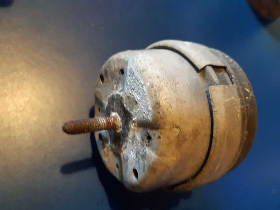 Poduszka silnika Audi A4 B5 1.9 TDI 8D0'199362L 379K 383M 379J 379M