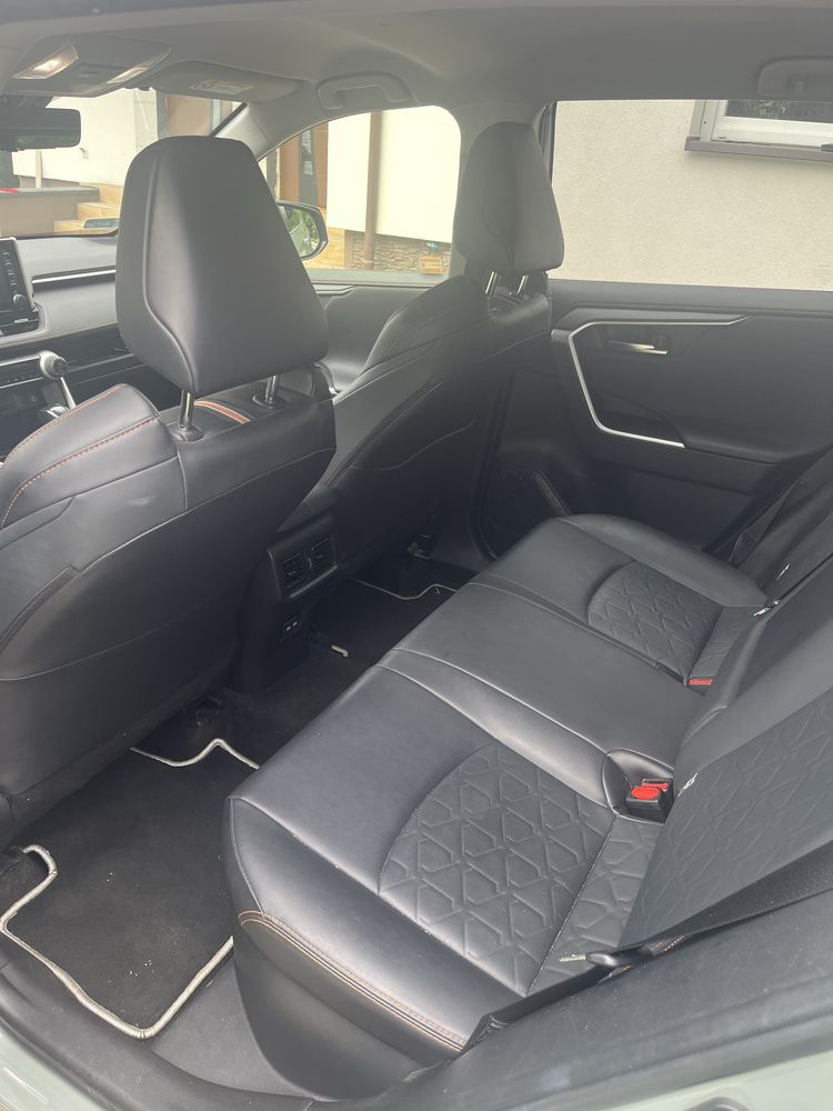 Toyota RAV4 2,5 hybrid adventure 4x4