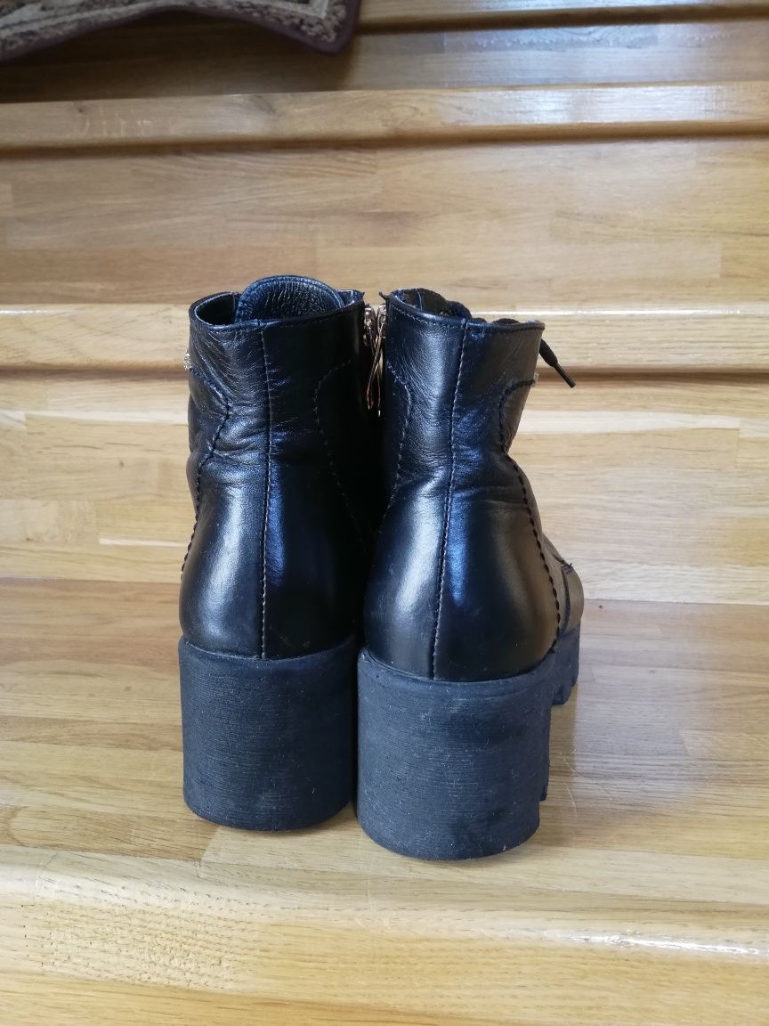 Продам ботинки кожаные