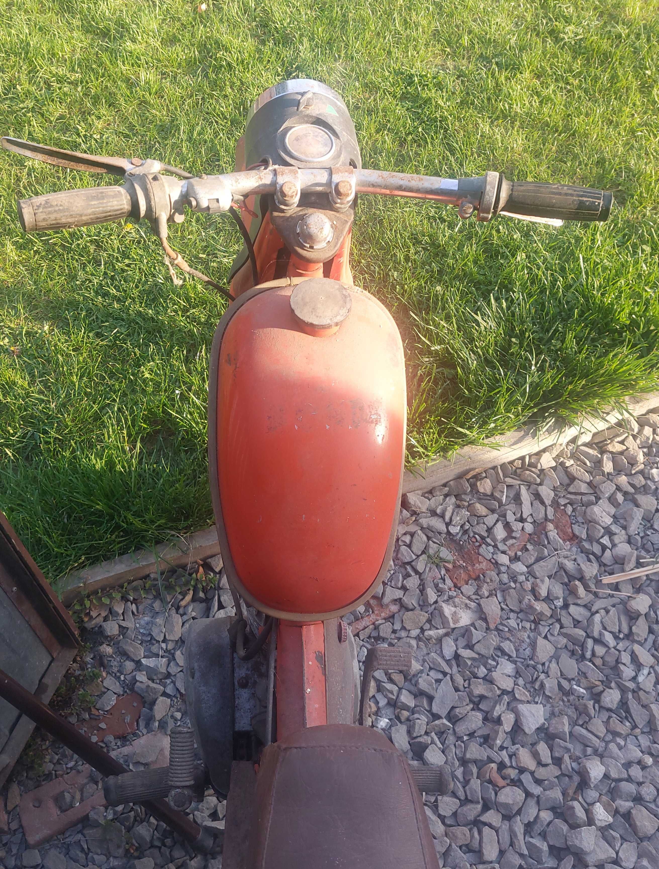 Romet z dokumentami. Dowód itd.