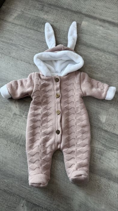 Вязаный утепленый комбинезон для новорожденого