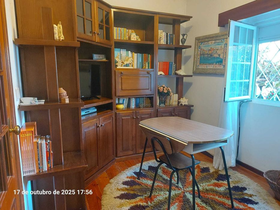 Arrenda-se moradia mobilada tipo T4 no Bairro da Madre de Deus, Lisboa