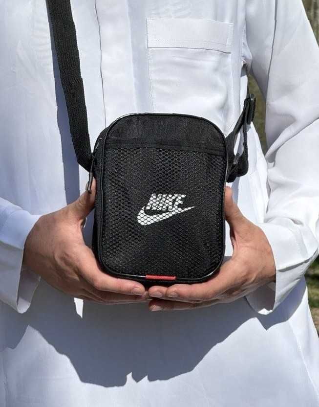 Чоловіча барсетка Nike чорна через плече для міста
