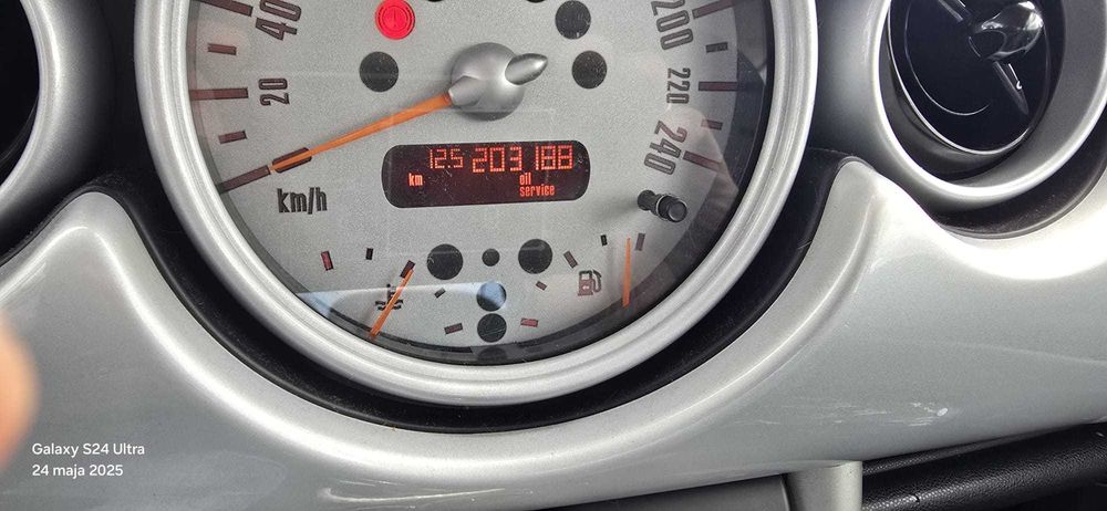sprzedam MINI ONE 1,6 benzyna 2002 rok