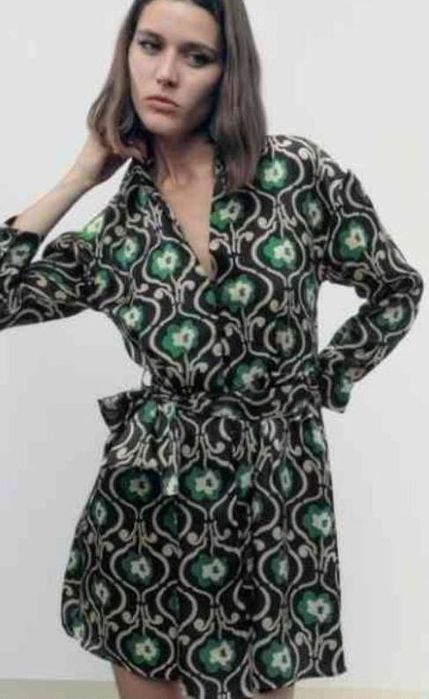 Дуже яскрава сукня ZARA!