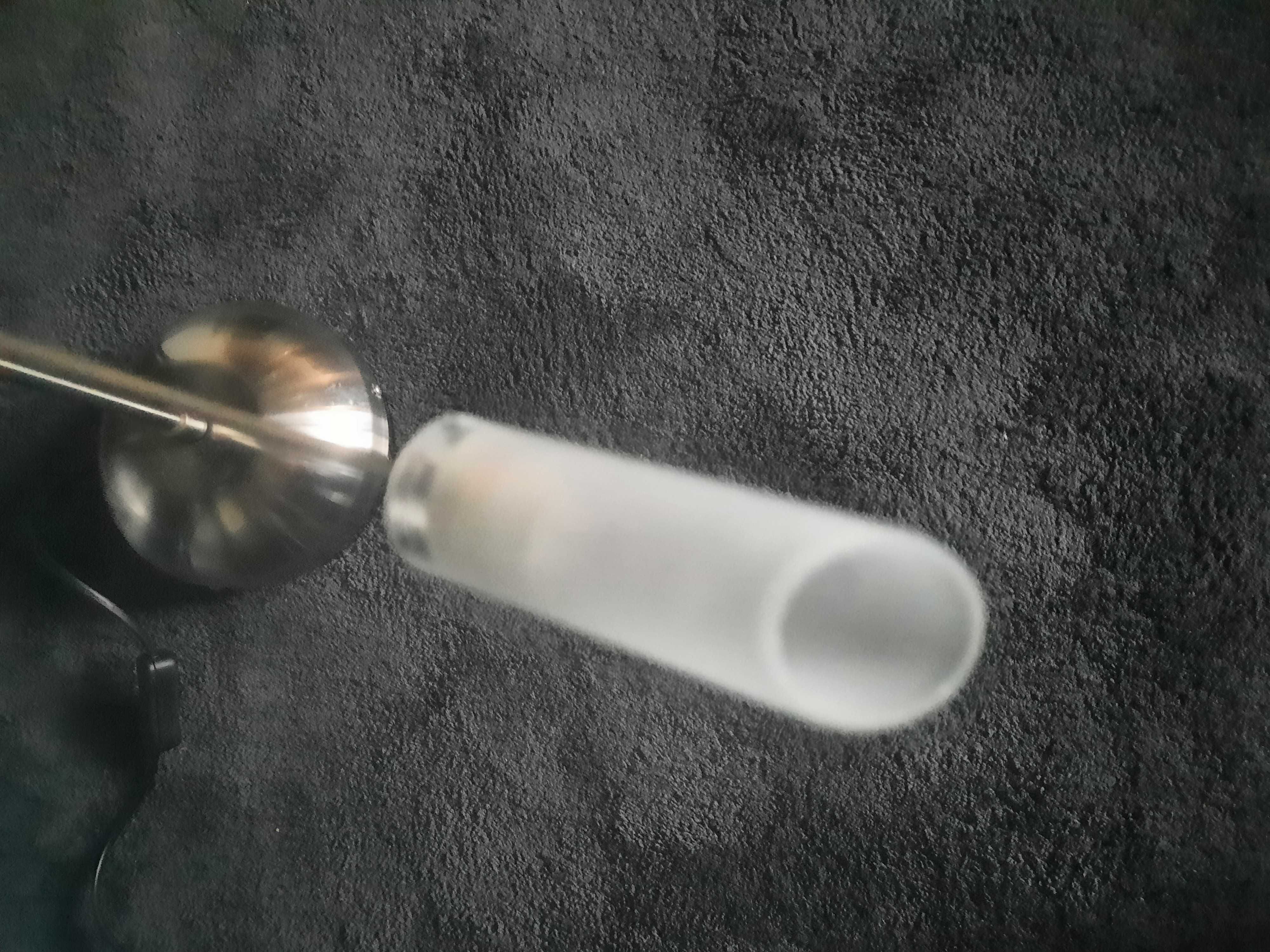 Lampka stojąca wisząca