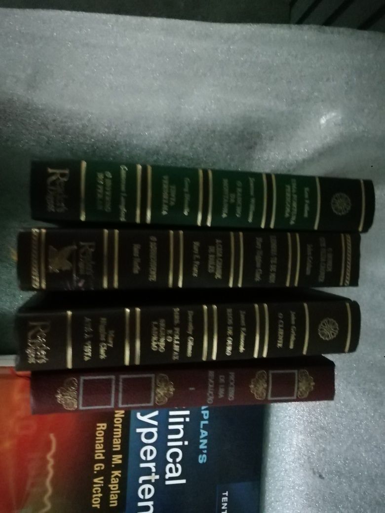 Livros em 2  mão