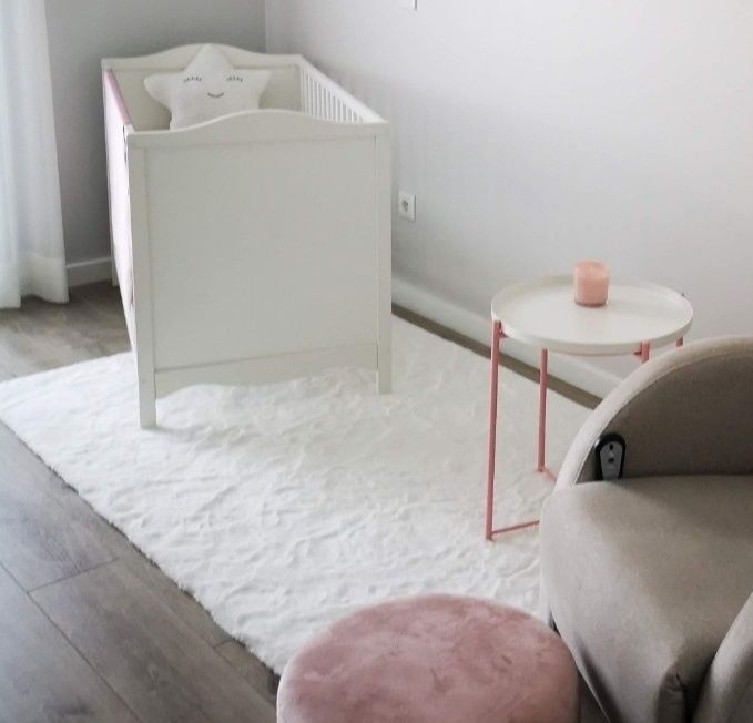 Tapete branco de pelo macio