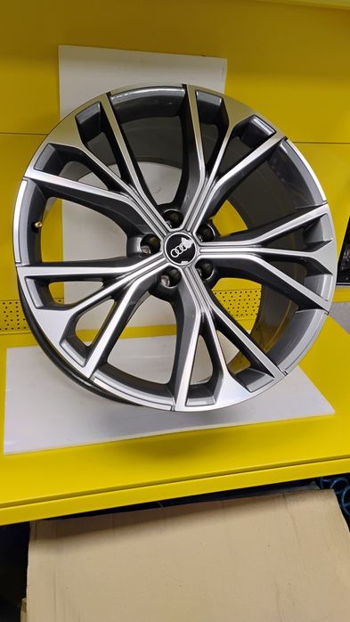 Felga 21 Audi SQ8 Q8 RSQ8 ET20 4M8 10J 5x112