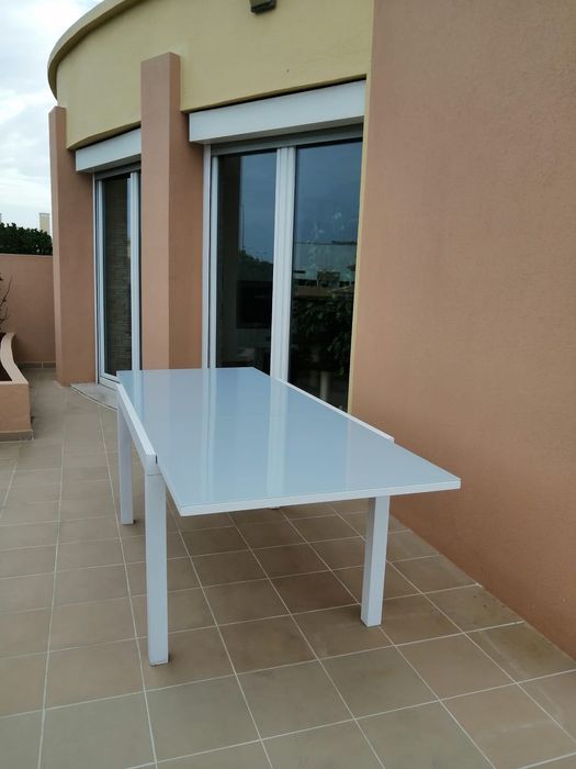 Mesa da marca NATERIAL extensível