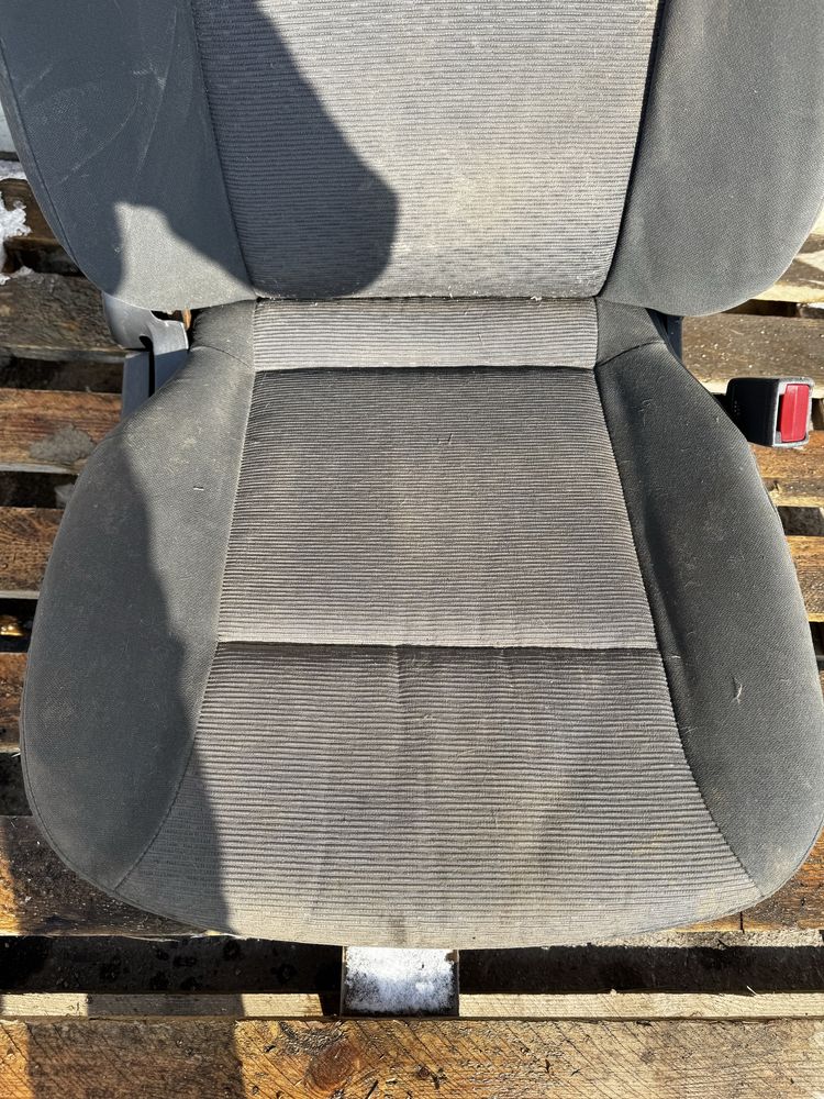 Переднее сиденье Chevrolet Aveo t250