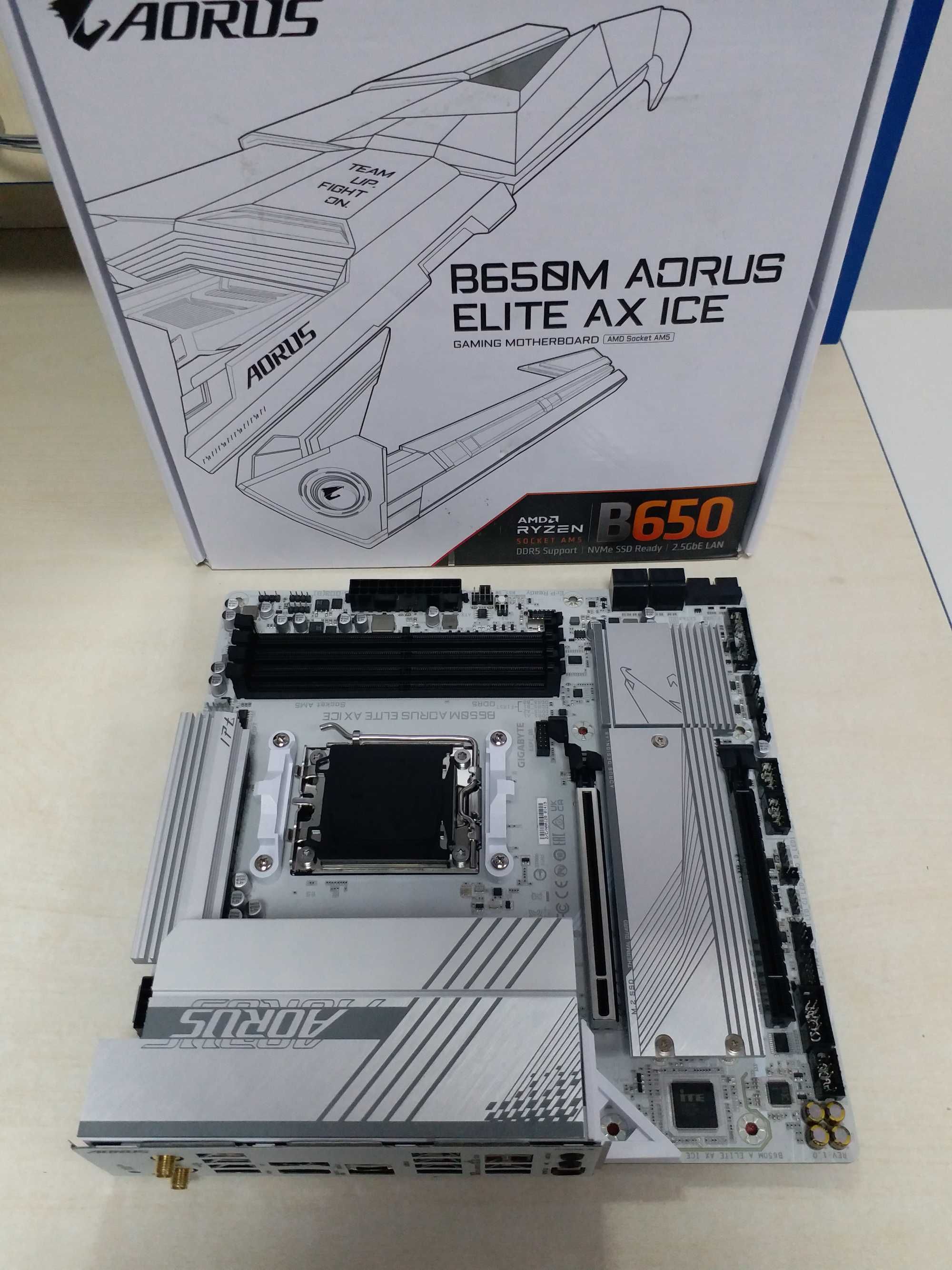 Gigabyte Aorus B650 AORUS Elite AX Ice (WiFi)