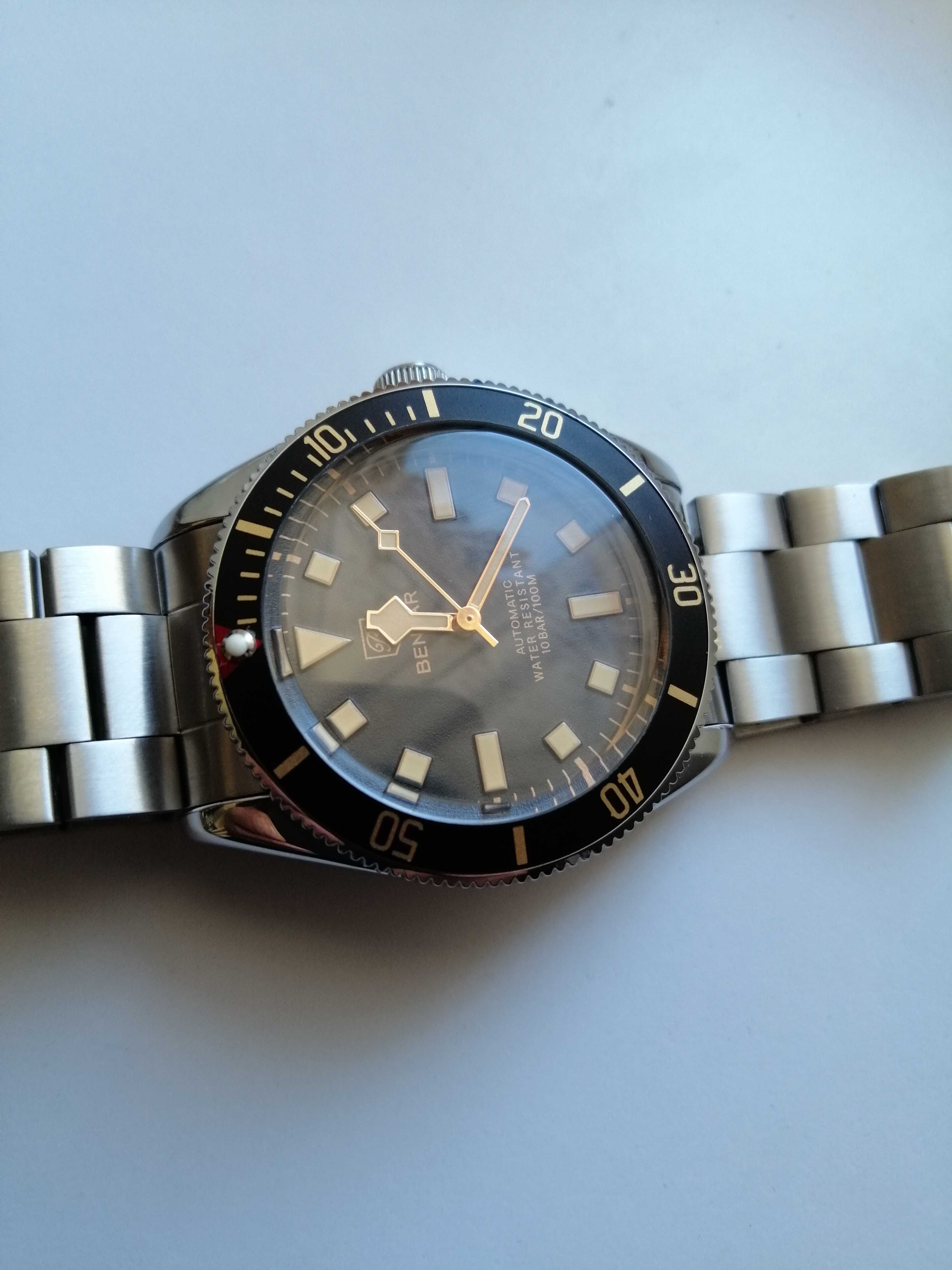 Tudor Black Bay homar