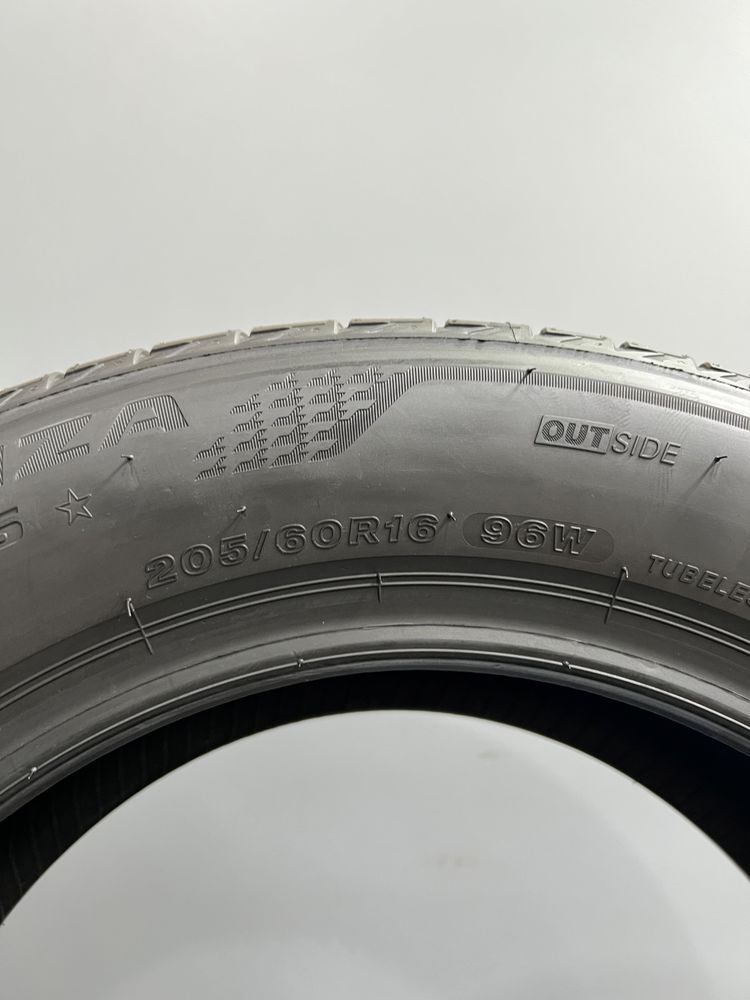 Продам шины Bridgestone Turanza T005 205/60 R16 96W XL