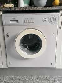 Máquina de lavar a roupa com mais de 20 anos