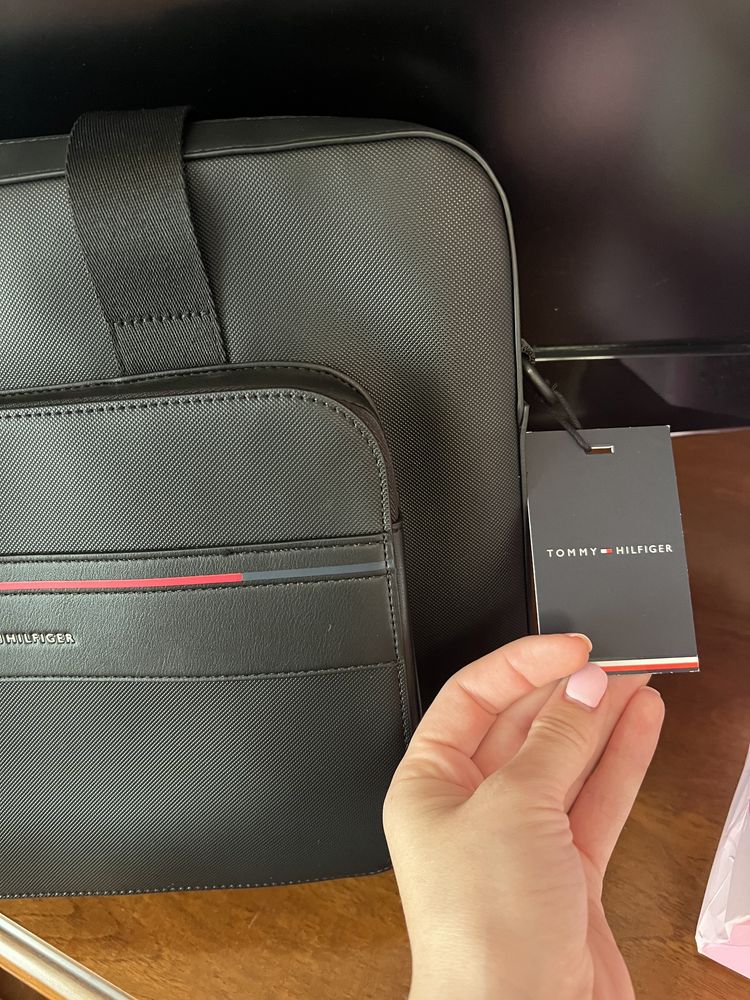 Продам дуже гарну офісний портфель для документів або сумку для ноутбу