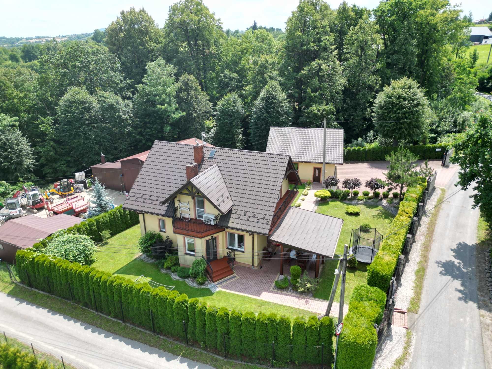 Dom w Żerosławicach w pełni wyposażony do zamieszkania 144m2 21arów