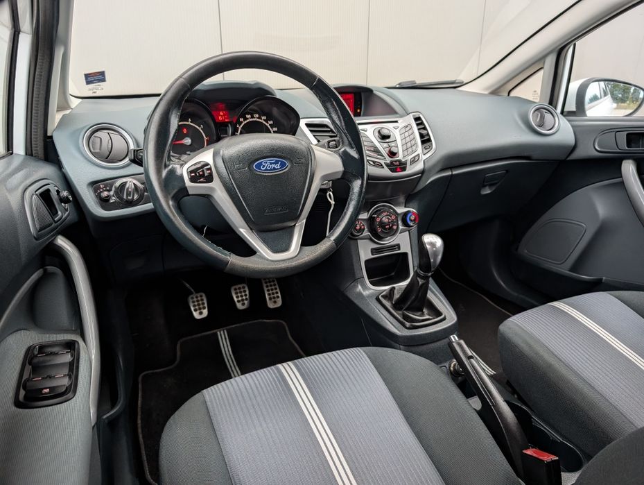 Ford Fiesta MK7 * 1.2 Benzyna * Pakiet -ST Line * Śliczny * Polecam *.