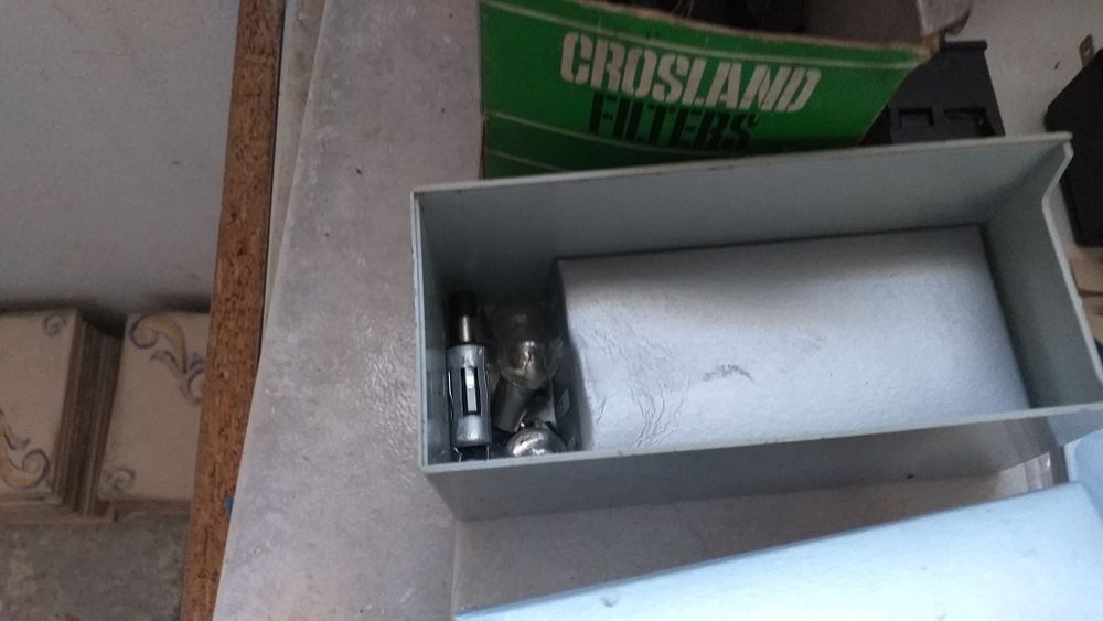Lote de acessórios eléctricos para automóveis