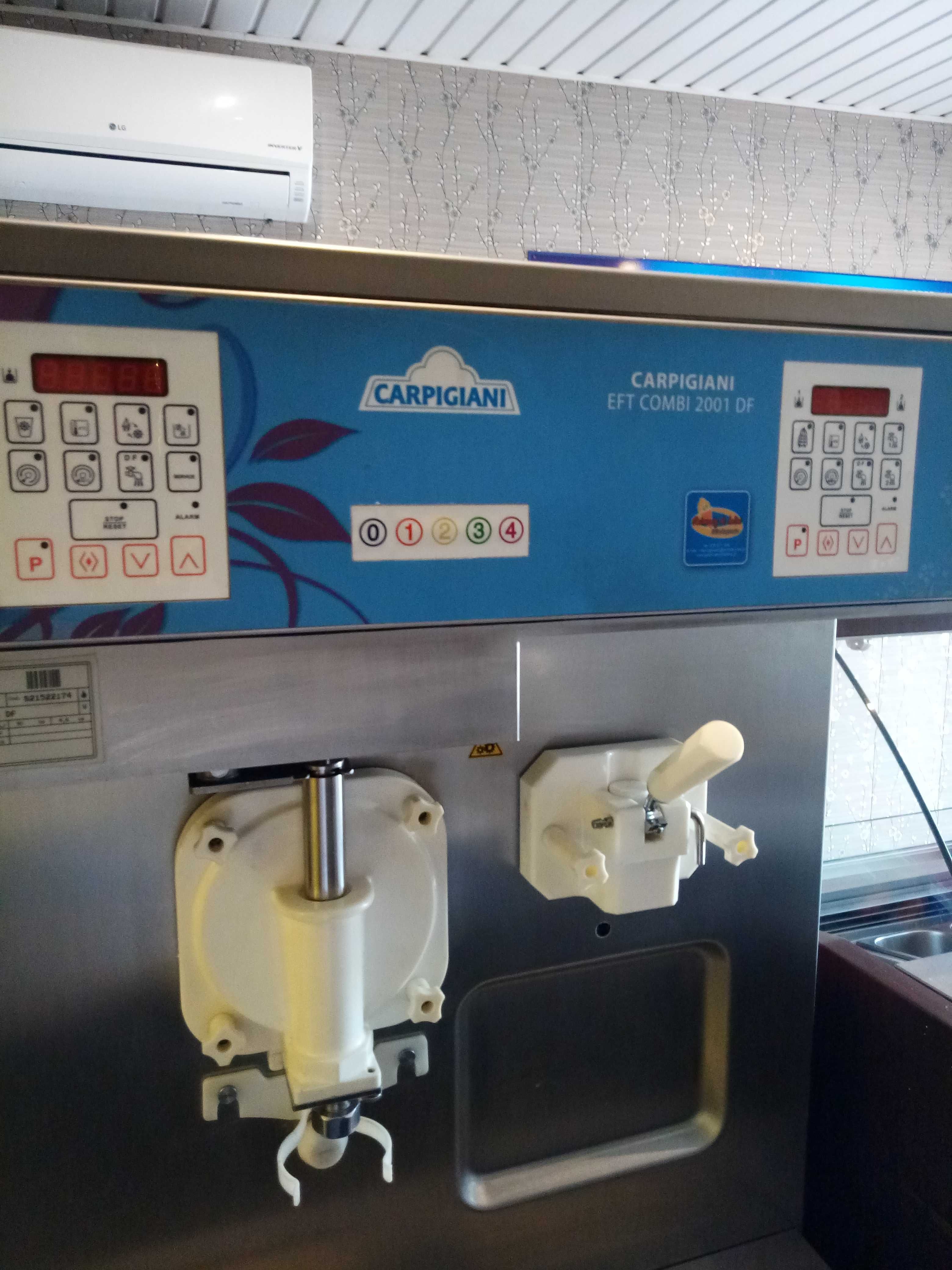 maszyna do lodów włoskich i shaków 2w1 Carpigiani