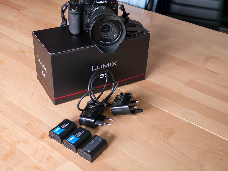 Cały zestaw: Panasonic Lumix S5 +20-60 obiektyw + 3 baterie +2 Karty