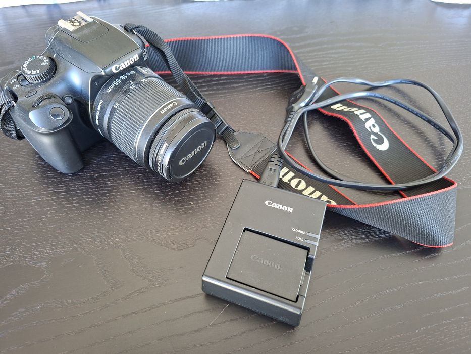 câmara fotográfica Canon EOS 1100D