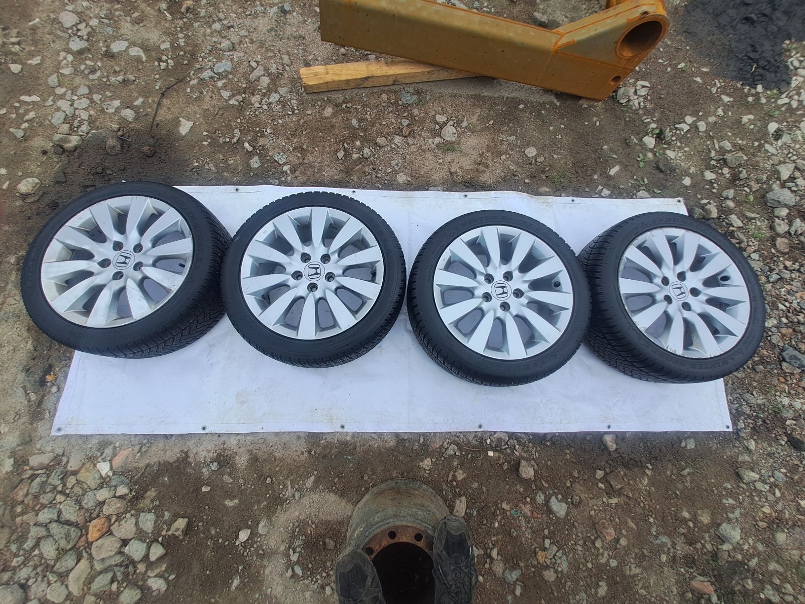 Koła Honda 17cali 5x114.3 et50 z oponami zimowymi 225x45r17