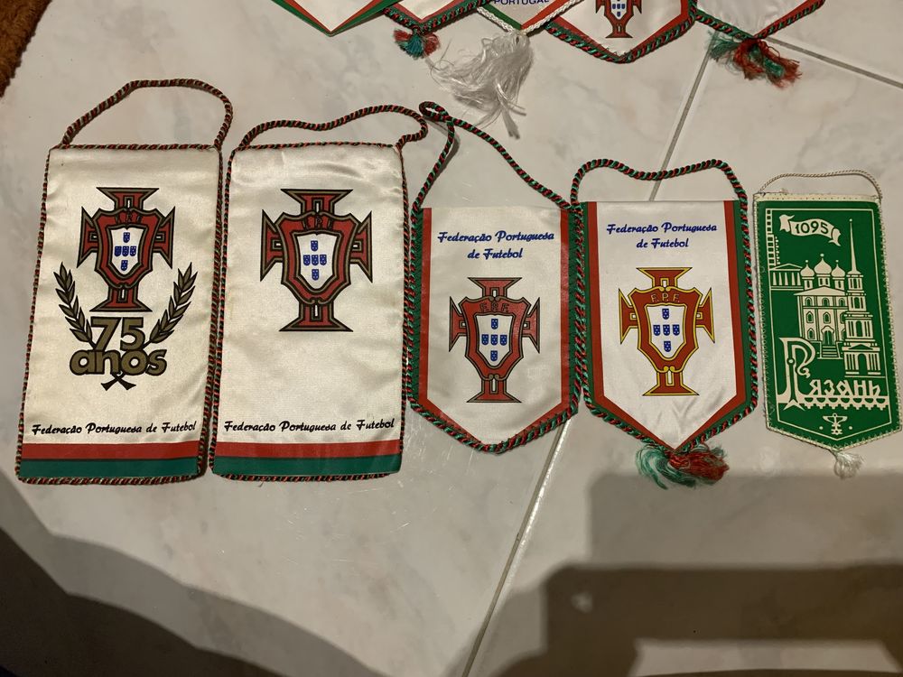 Galhardetes antigos da federação portuguesa futebol