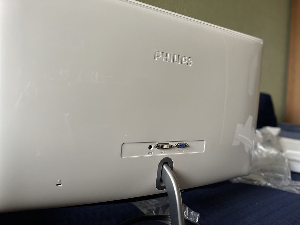 монітор Philips Brilliance moda