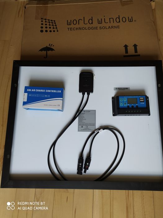 Panel słoneczny z regulatorem.