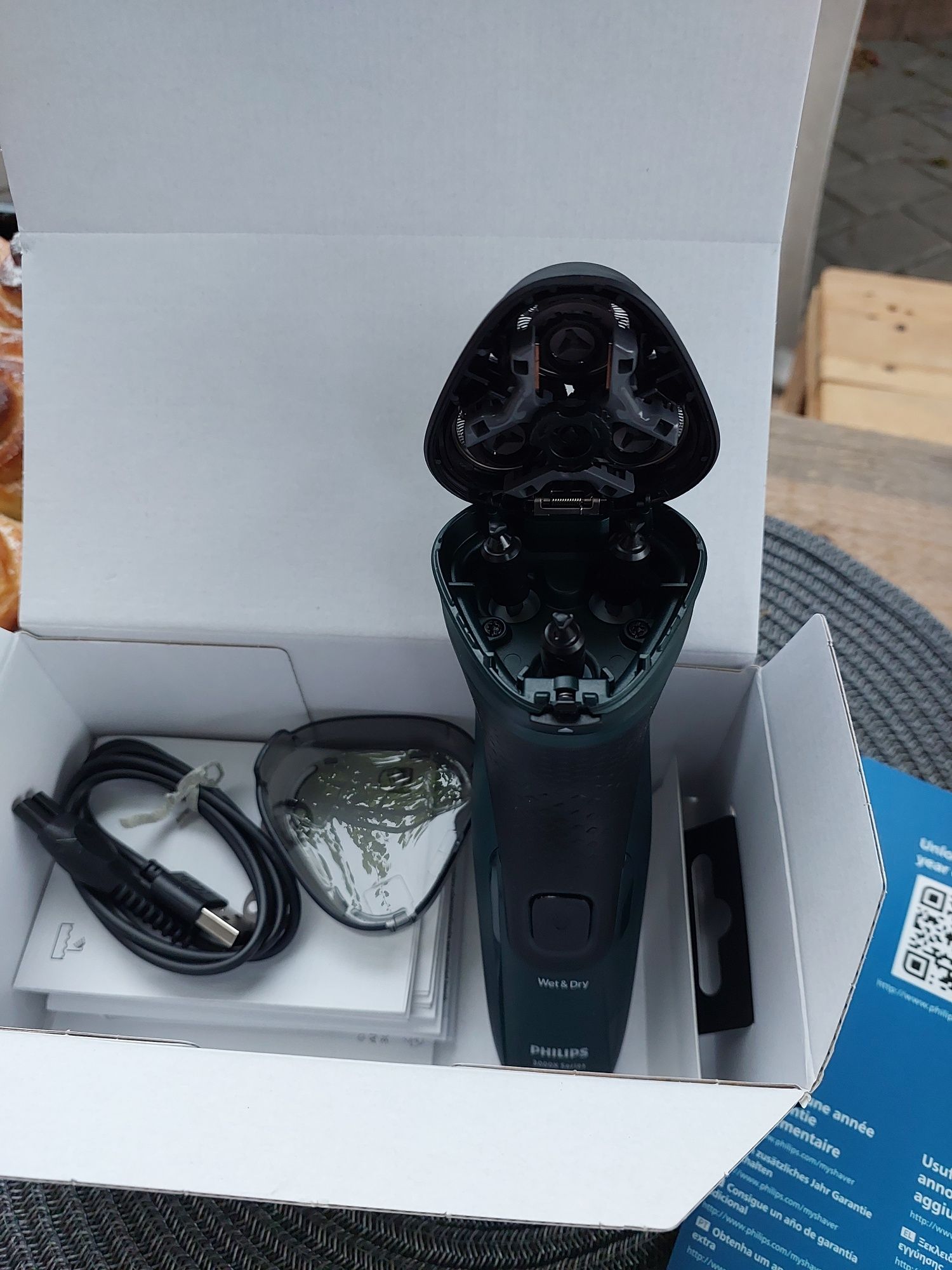 Продам електробритву Phillips X3002/00