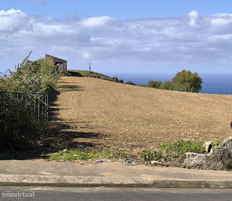 Terreno Agrícola com Viabilidade de Construção