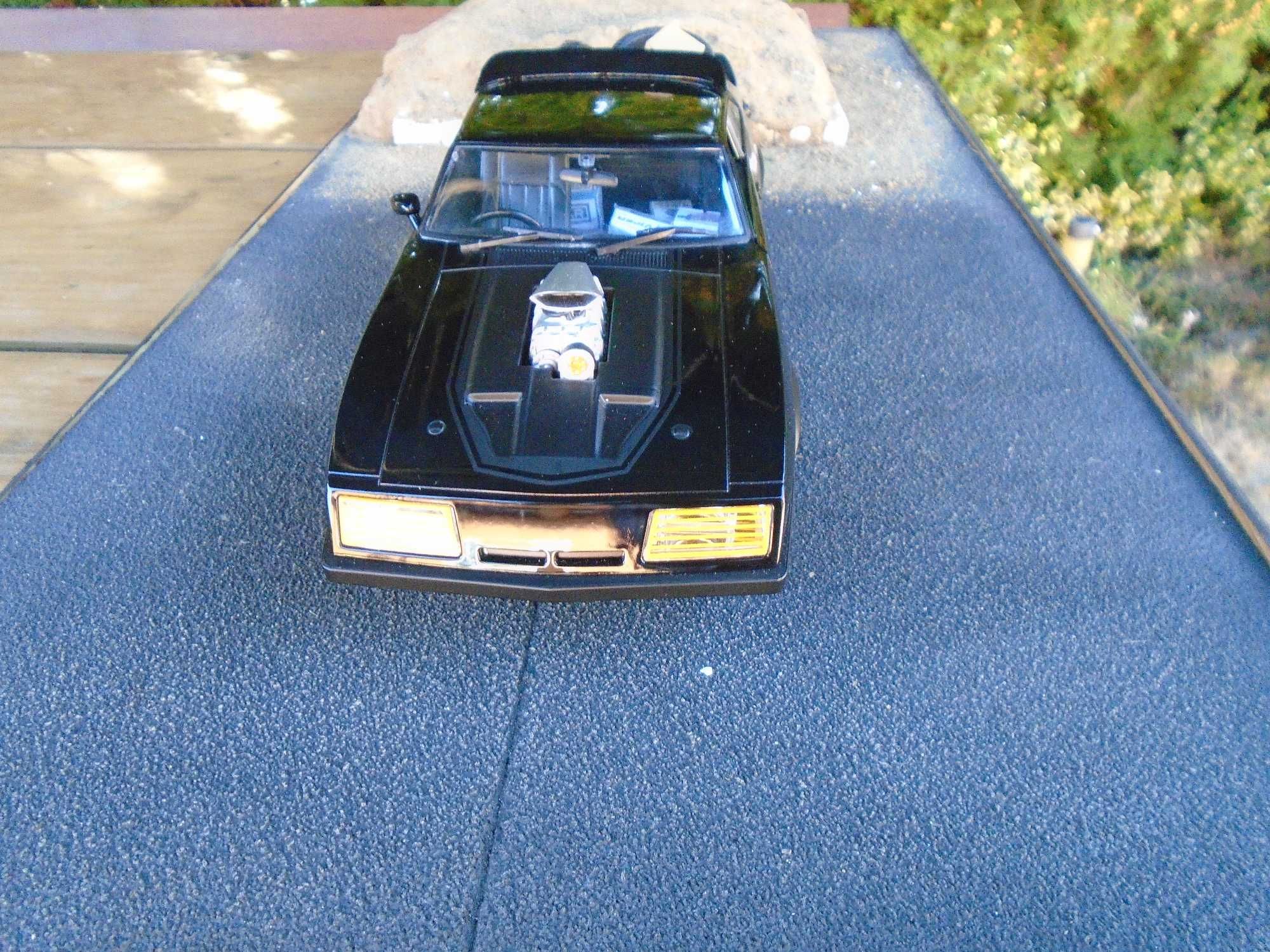Ford Falcon V8 Interceptor Mad Max 2 Road Warrior 1:18