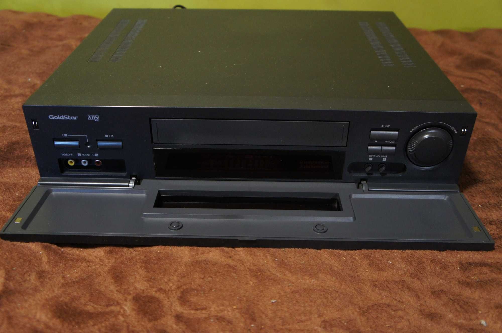 VHS Hi-Fi Stereo z tunerem satelitarnym po serwisie z gwarancją