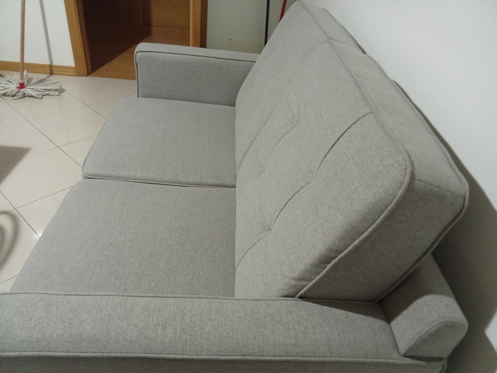 Vendo Sofá de dois lugares