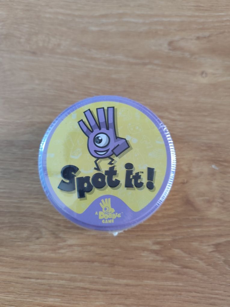 Jogo tabuleiro spot it / dobble
