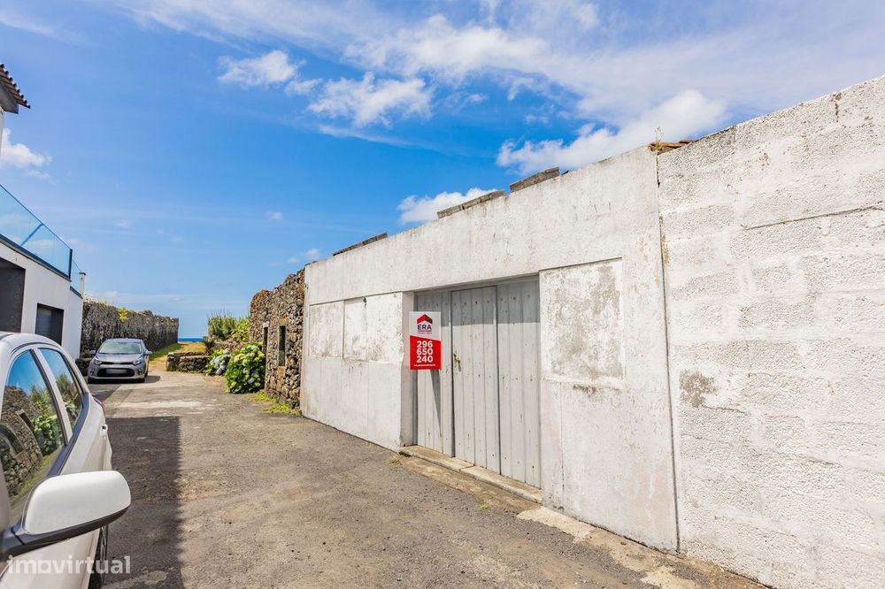 Garagem - Calhetas (Oportunidade)