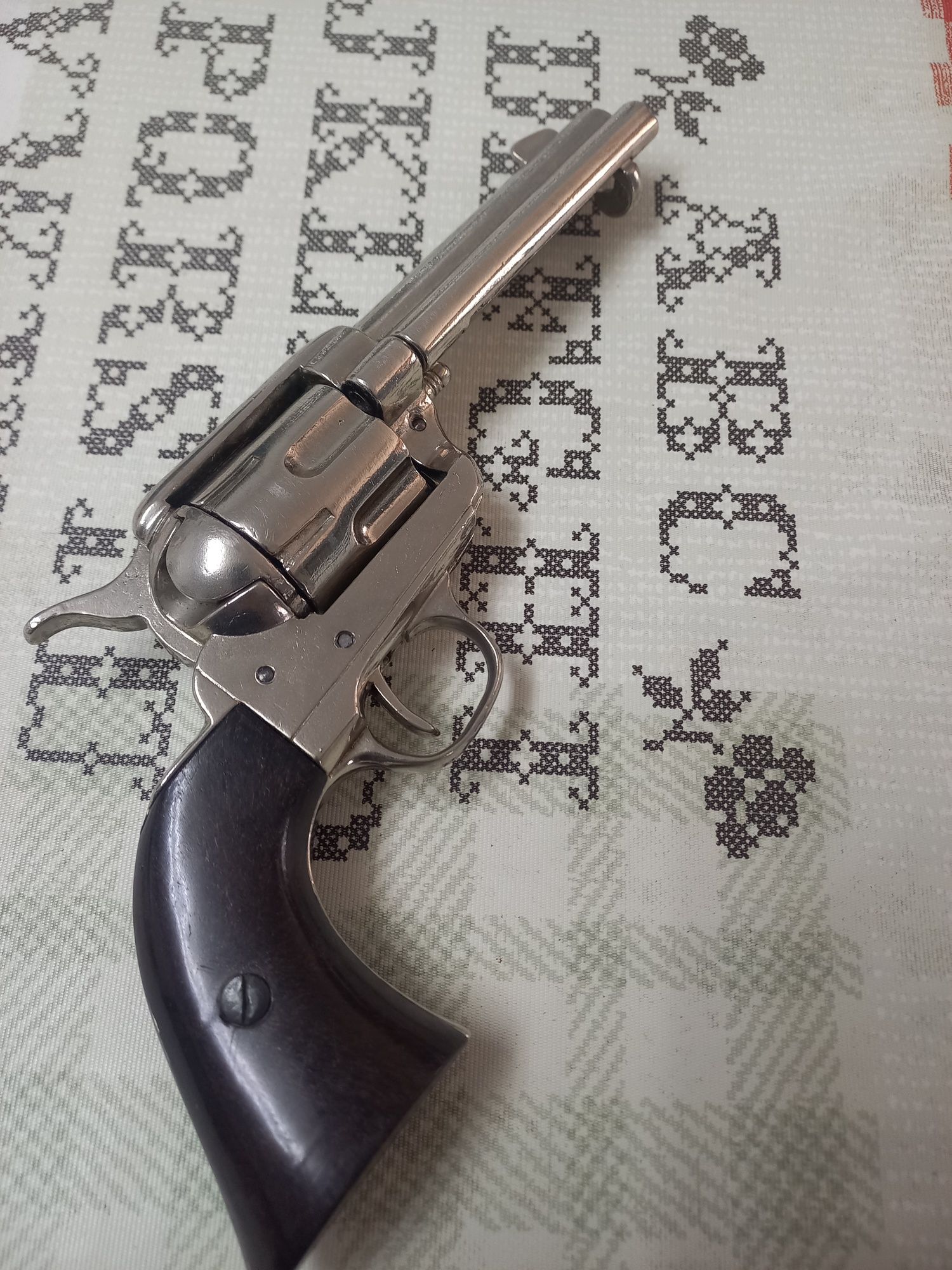 Revólver  réplica  western