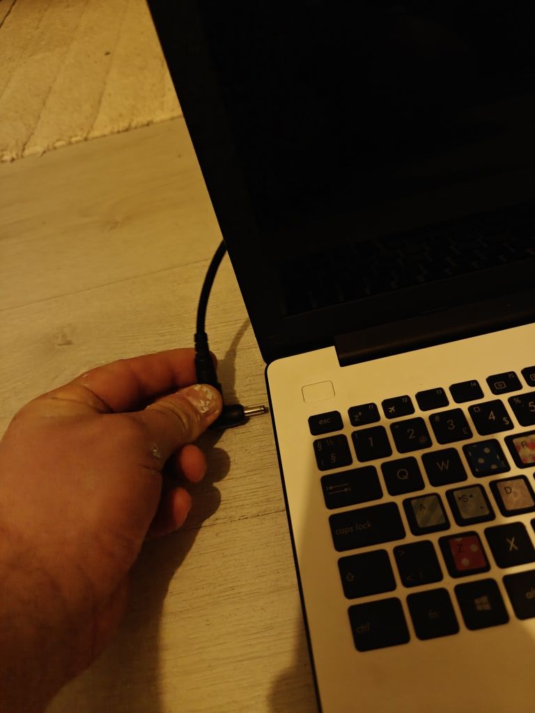R Asus f553m без зарядки