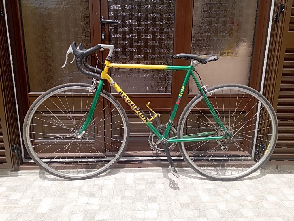 Bicicleta de estrada em ótimo estado roda 700X23