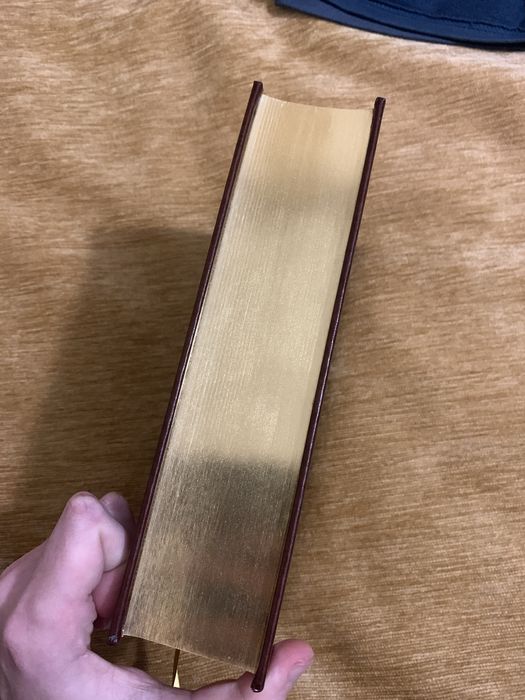 “The complete Sherlock Holmes” Sir Arthur Conan Doyle